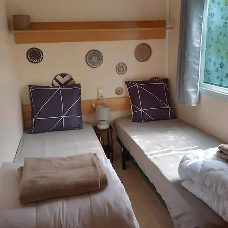 Mobile Au Camping Les Tilleuls Du Caminel אתר קמפינג סרלה-לה קנדה